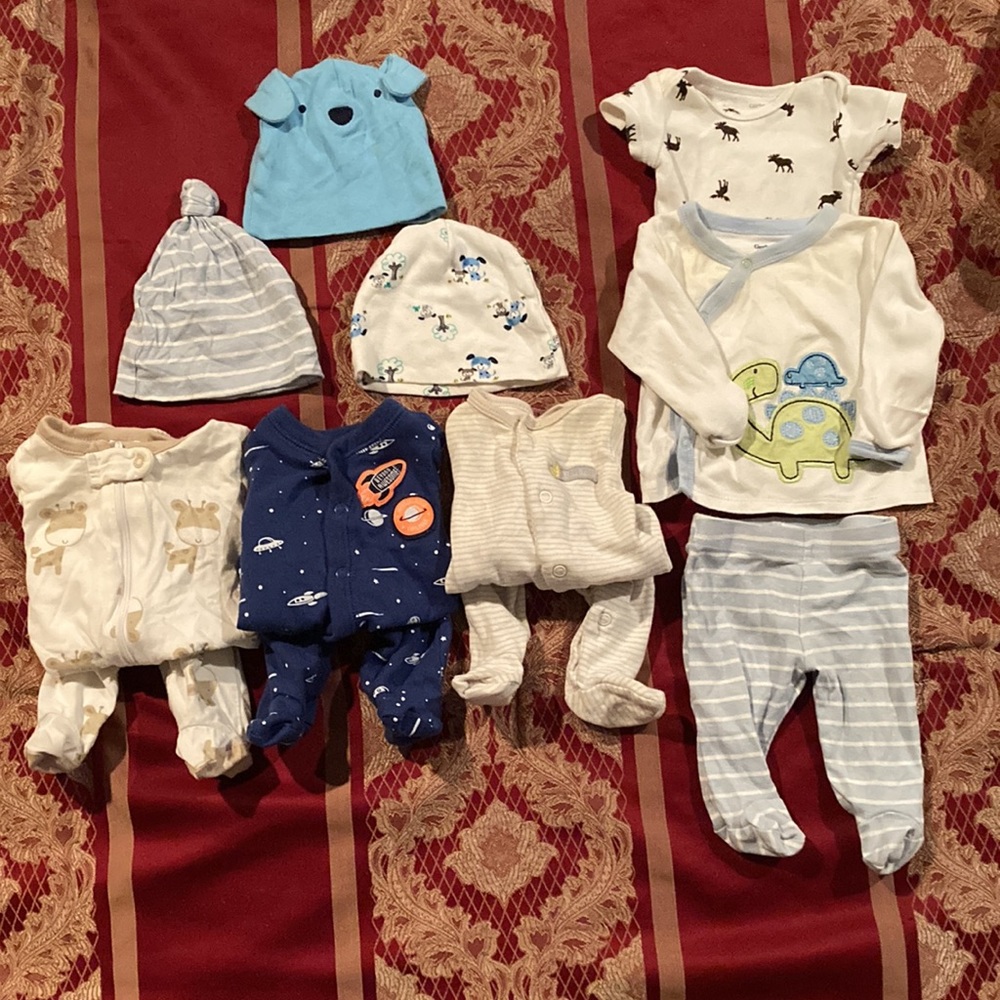 ✨Newborn comfort sets and onesies✨ 9pieces